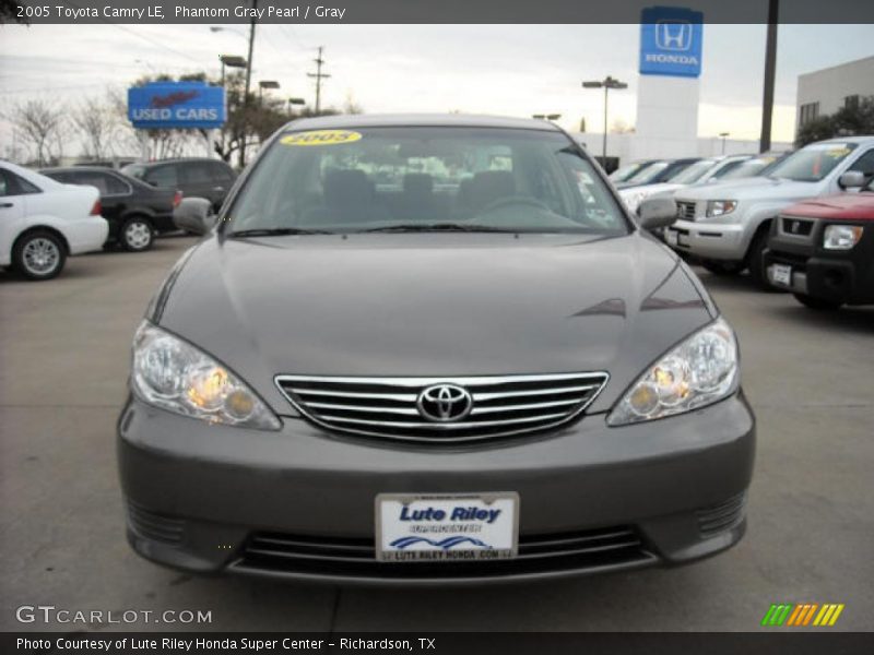 Phantom Gray Pearl / Gray 2005 Toyota Camry LE