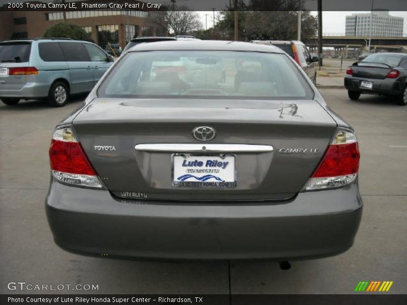 Phantom Gray Pearl / Gray 2005 Toyota Camry LE