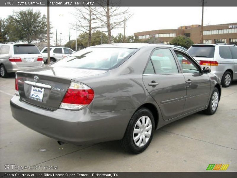 Phantom Gray Pearl / Gray 2005 Toyota Camry LE