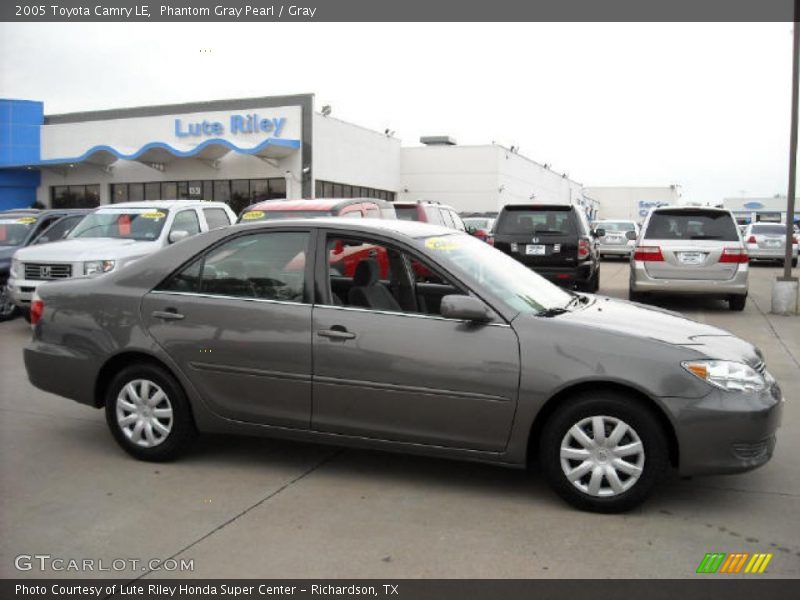 Phantom Gray Pearl / Gray 2005 Toyota Camry LE