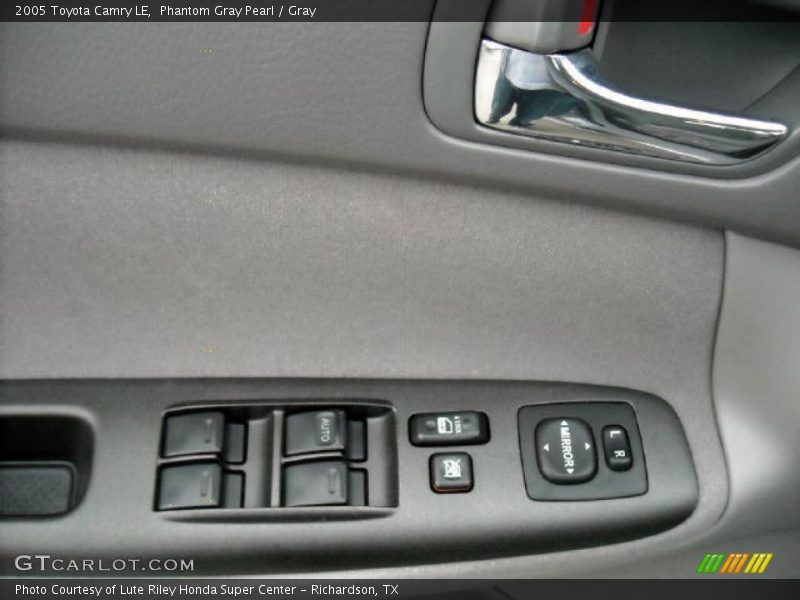 Phantom Gray Pearl / Gray 2005 Toyota Camry LE