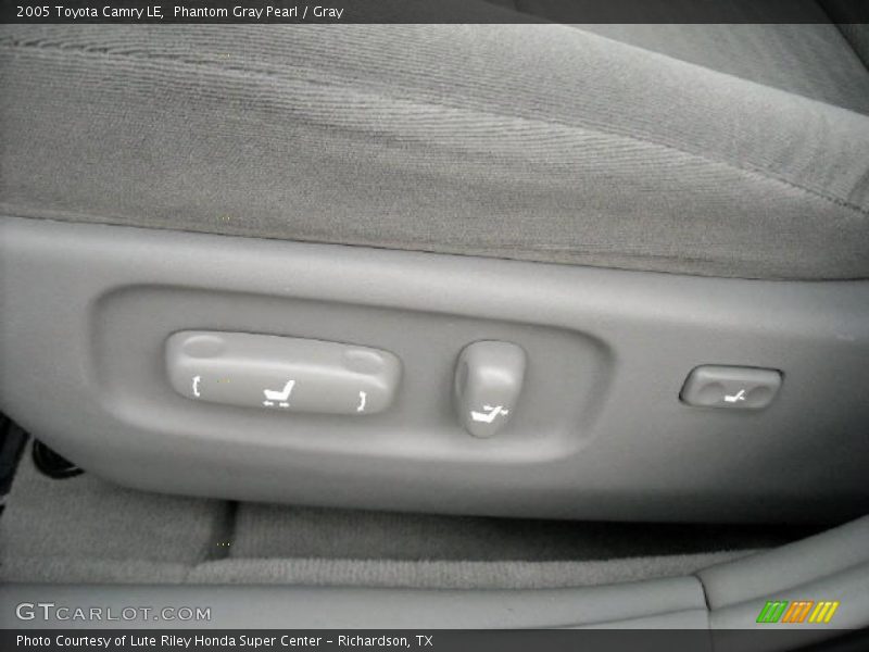 Phantom Gray Pearl / Gray 2005 Toyota Camry LE