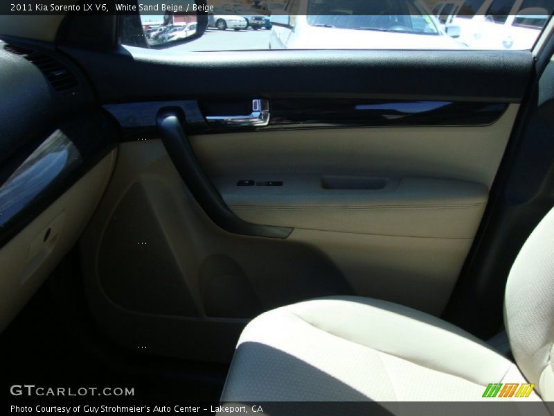 White Sand Beige / Beige 2011 Kia Sorento LX V6