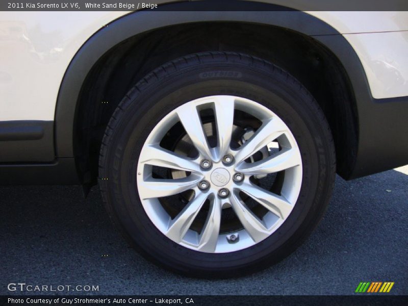 White Sand Beige / Beige 2011 Kia Sorento LX V6