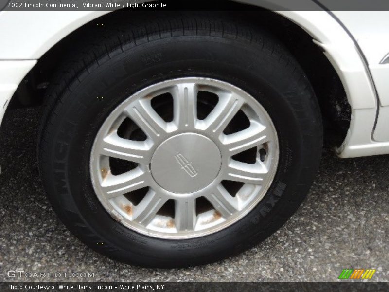 Vibrant White / Light Graphite 2002 Lincoln Continental