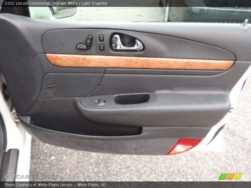 Vibrant White / Light Graphite 2002 Lincoln Continental