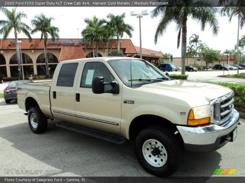 Harvest Gold Metallic / Medium Parchment 2000 Ford F350 Super Duty XLT Crew Cab 4x4