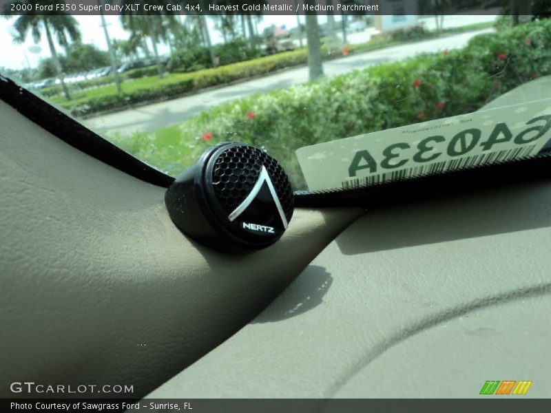 Harvest Gold Metallic / Medium Parchment 2000 Ford F350 Super Duty XLT Crew Cab 4x4
