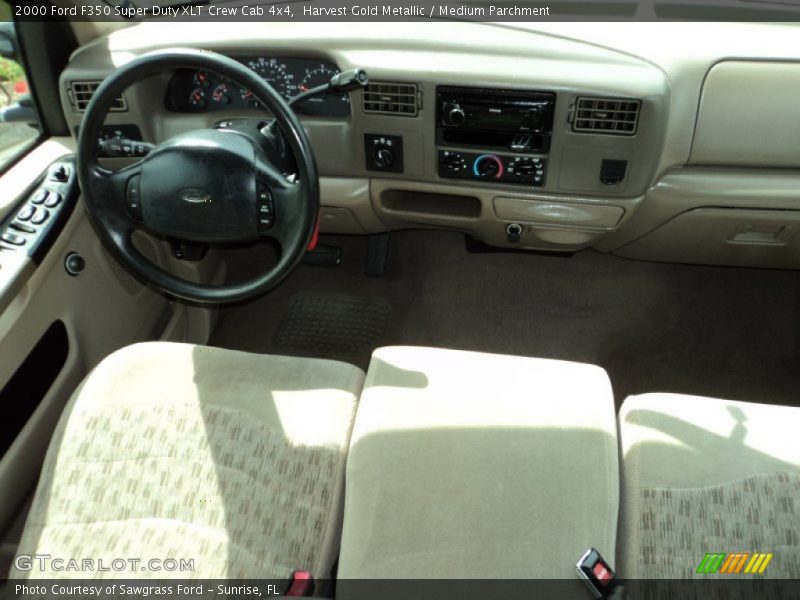 Dashboard of 2000 F350 Super Duty XLT Crew Cab 4x4