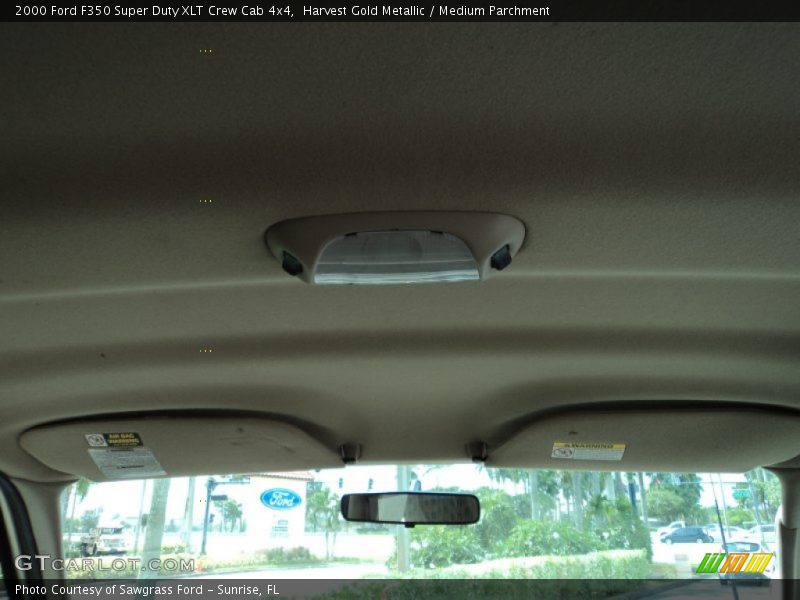 Harvest Gold Metallic / Medium Parchment 2000 Ford F350 Super Duty XLT Crew Cab 4x4