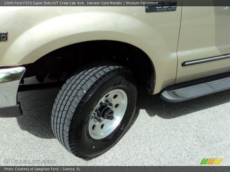 Harvest Gold Metallic / Medium Parchment 2000 Ford F350 Super Duty XLT Crew Cab 4x4