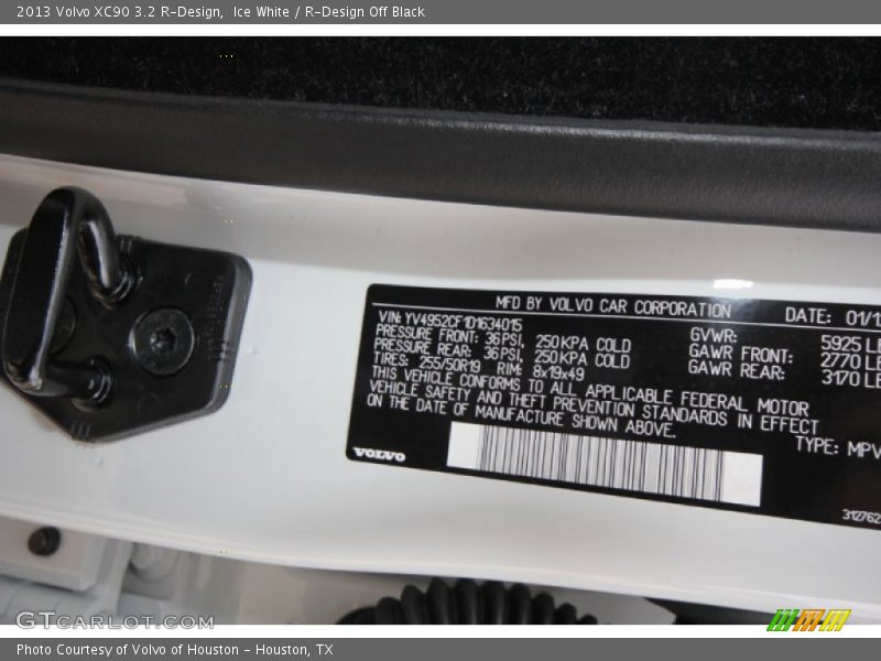 Ice White / R-Design Off Black 2013 Volvo XC90 3.2 R-Design