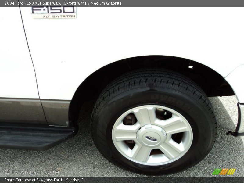 Oxford White / Medium Graphite 2004 Ford F150 XLT SuperCab
