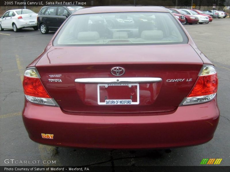 Salsa Red Pearl / Taupe 2005 Toyota Camry LE