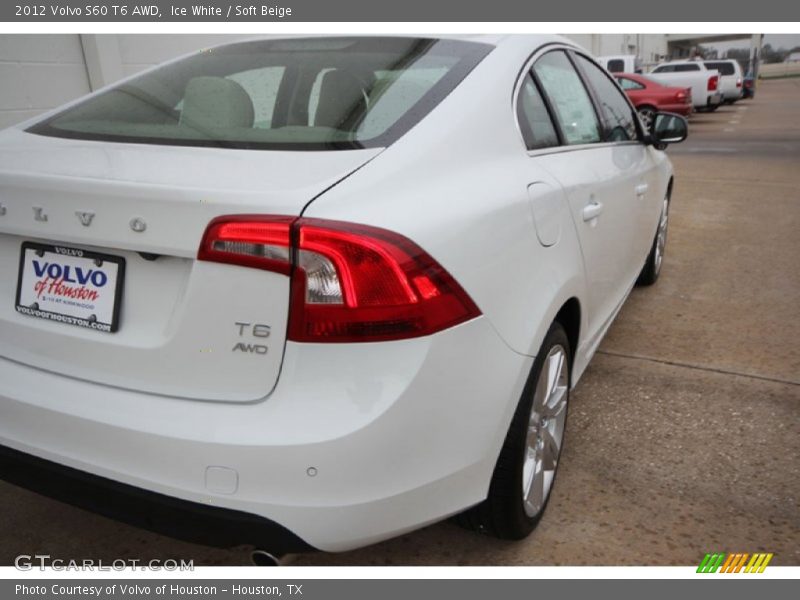 Ice White / Soft Beige 2012 Volvo S60 T6 AWD