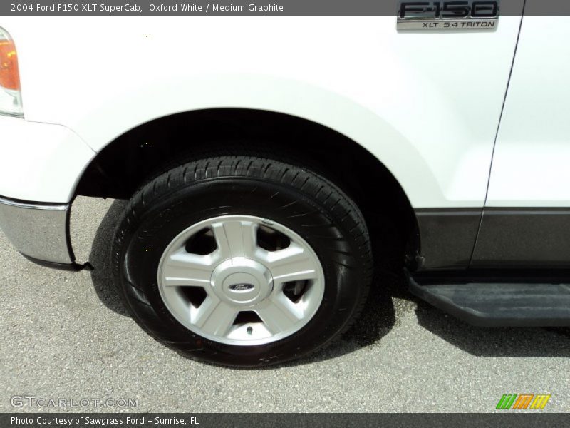 Oxford White / Medium Graphite 2004 Ford F150 XLT SuperCab
