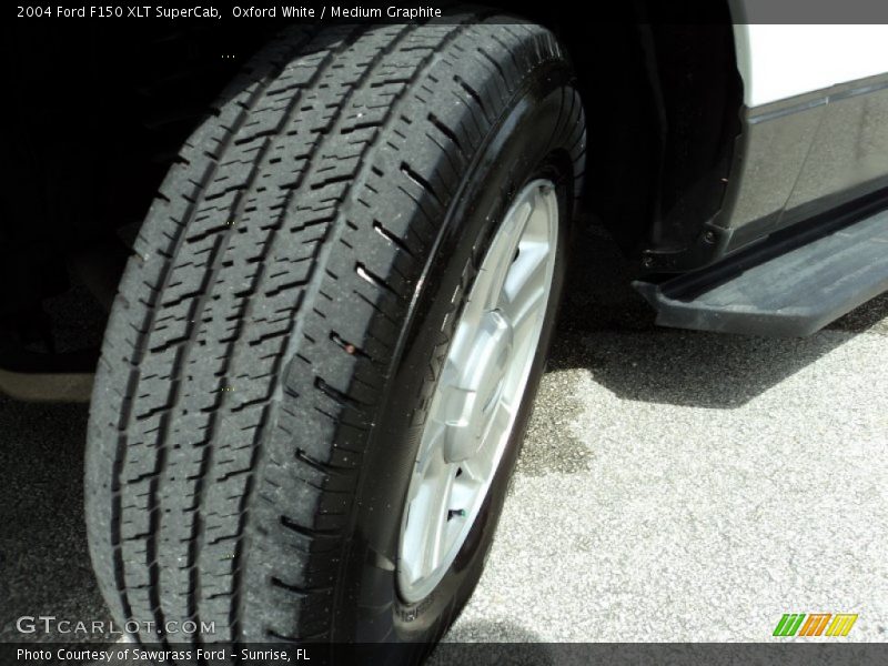 Oxford White / Medium Graphite 2004 Ford F150 XLT SuperCab