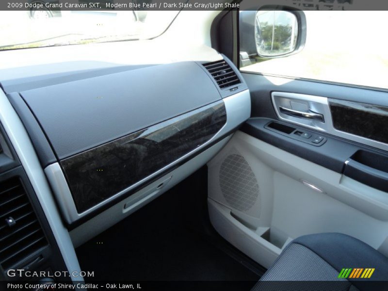 Modern Blue Pearl / Dark Slate Gray/Light Shale 2009 Dodge Grand Caravan SXT