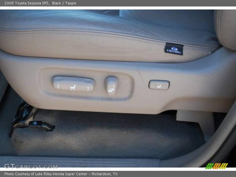 Black / Taupe 2006 Toyota Sequoia SR5