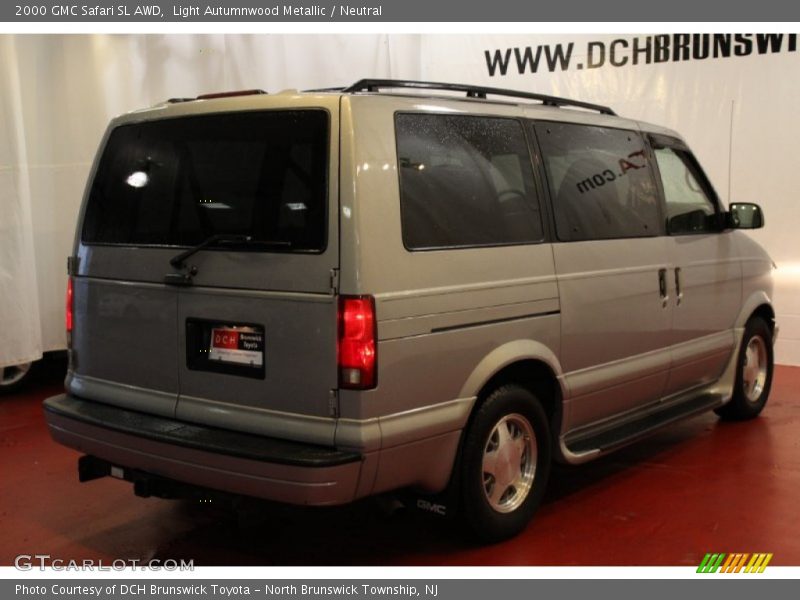Light Autumnwood Metallic / Neutral 2000 GMC Safari SL AWD