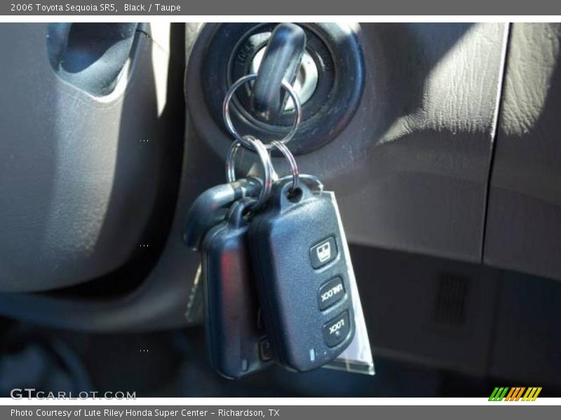 Black / Taupe 2006 Toyota Sequoia SR5
