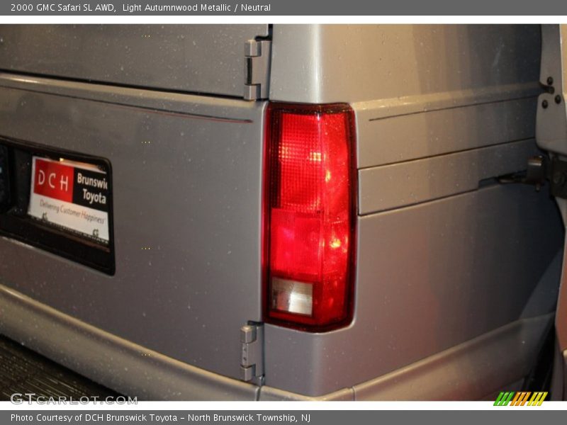 Light Autumnwood Metallic / Neutral 2000 GMC Safari SL AWD