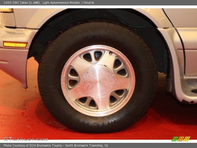  2000 Safari SL AWD Wheel