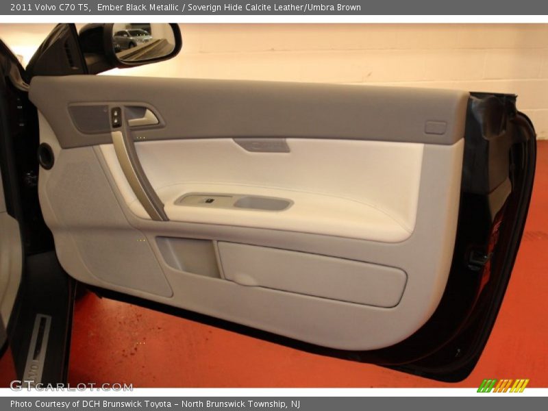 Ember Black Metallic / Soverign Hide Calcite Leather/Umbra Brown 2011 Volvo C70 T5