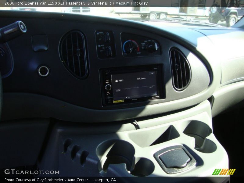 Silver Metallic / Medium Flint Grey 2006 Ford E Series Van E150 XLT Passenger