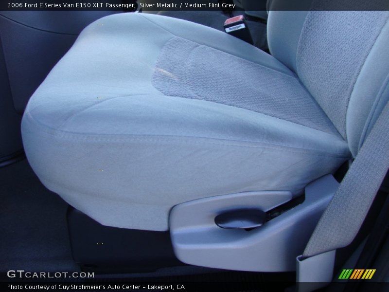 Silver Metallic / Medium Flint Grey 2006 Ford E Series Van E150 XLT Passenger