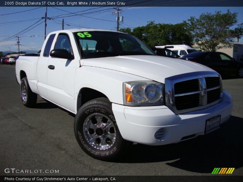 Bright White / Medium Slate Gray 2005 Dodge Dakota ST Club Cab