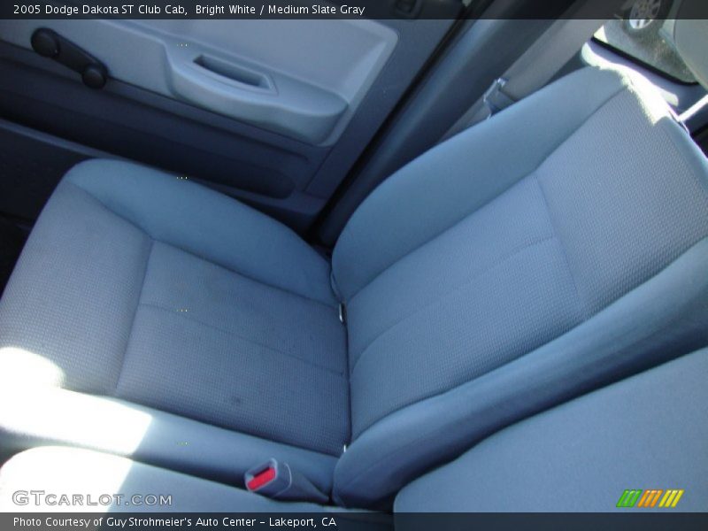 Bright White / Medium Slate Gray 2005 Dodge Dakota ST Club Cab