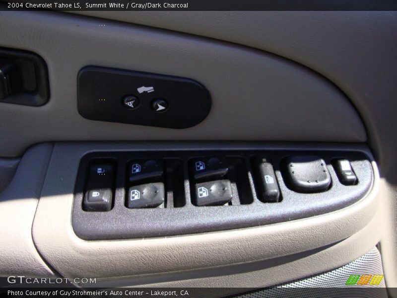Summit White / Gray/Dark Charcoal 2004 Chevrolet Tahoe LS