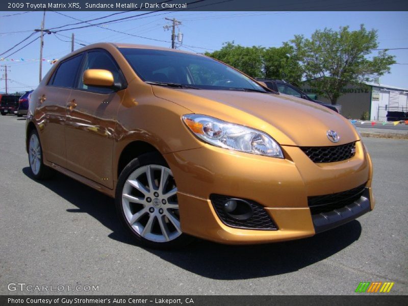 Front 3/4 View of 2009 Matrix XRS