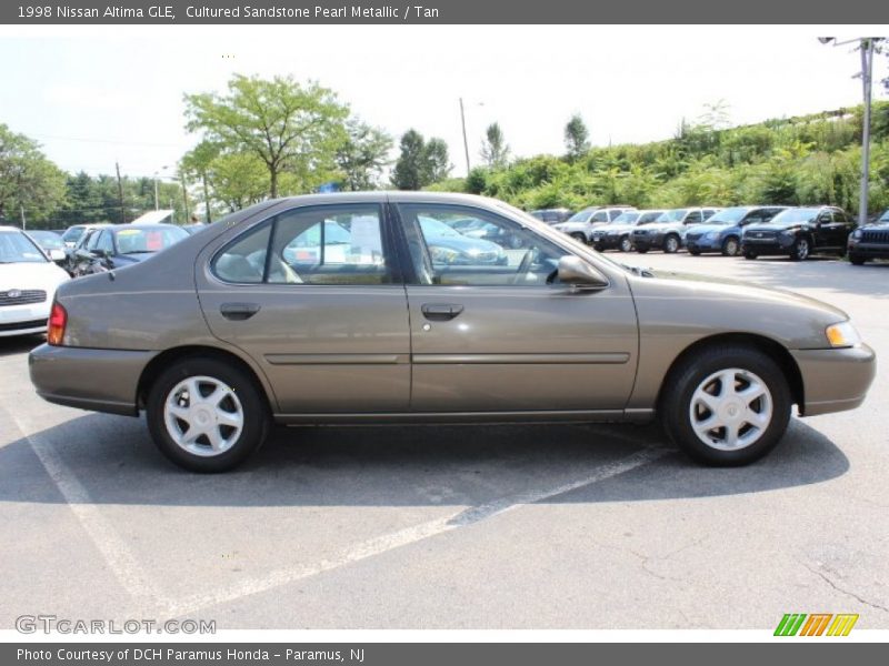 Cultured Sandstone Pearl Metallic / Tan 1998 Nissan Altima GLE