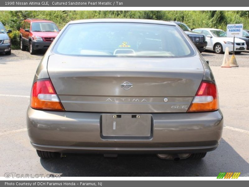 Cultured Sandstone Pearl Metallic / Tan 1998 Nissan Altima GLE