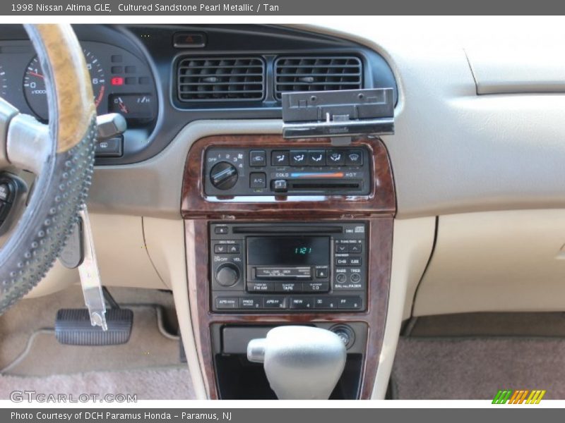 Cultured Sandstone Pearl Metallic / Tan 1998 Nissan Altima GLE