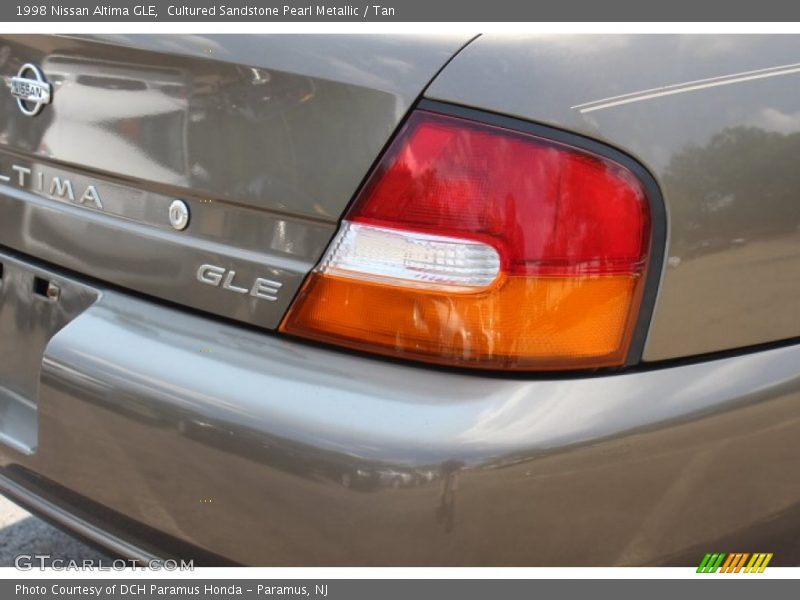  1998 Altima GLE Logo