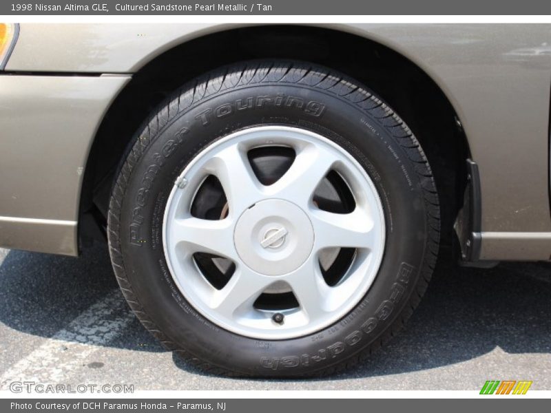  1998 Altima GLE Wheel