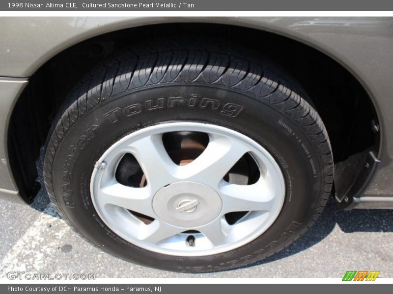 Cultured Sandstone Pearl Metallic / Tan 1998 Nissan Altima GLE