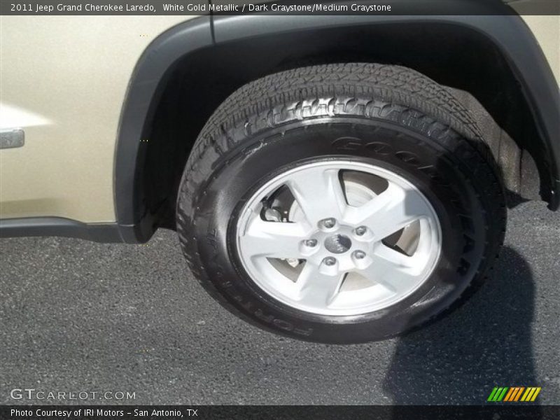 White Gold Metallic / Dark Graystone/Medium Graystone 2011 Jeep Grand Cherokee Laredo