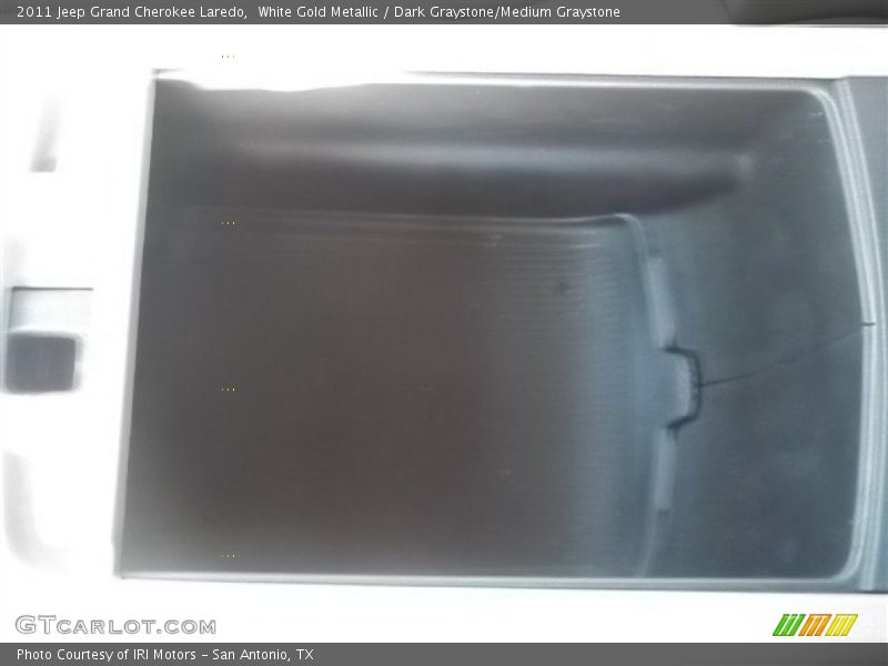 White Gold Metallic / Dark Graystone/Medium Graystone 2011 Jeep Grand Cherokee Laredo