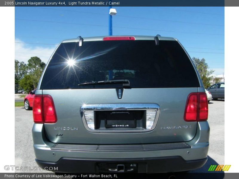 Light Tundra Metallic / Camel 2005 Lincoln Navigator Luxury 4x4