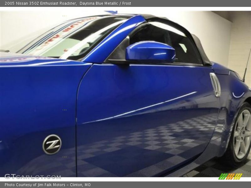 Daytona Blue Metallic / Frost 2005 Nissan 350Z Enthusiast Roadster