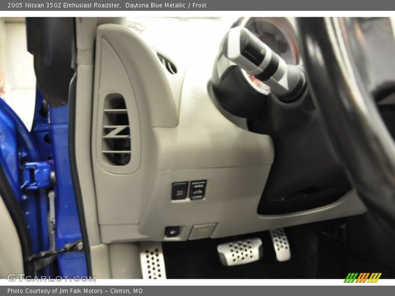 Daytona Blue Metallic / Frost 2005 Nissan 350Z Enthusiast Roadster