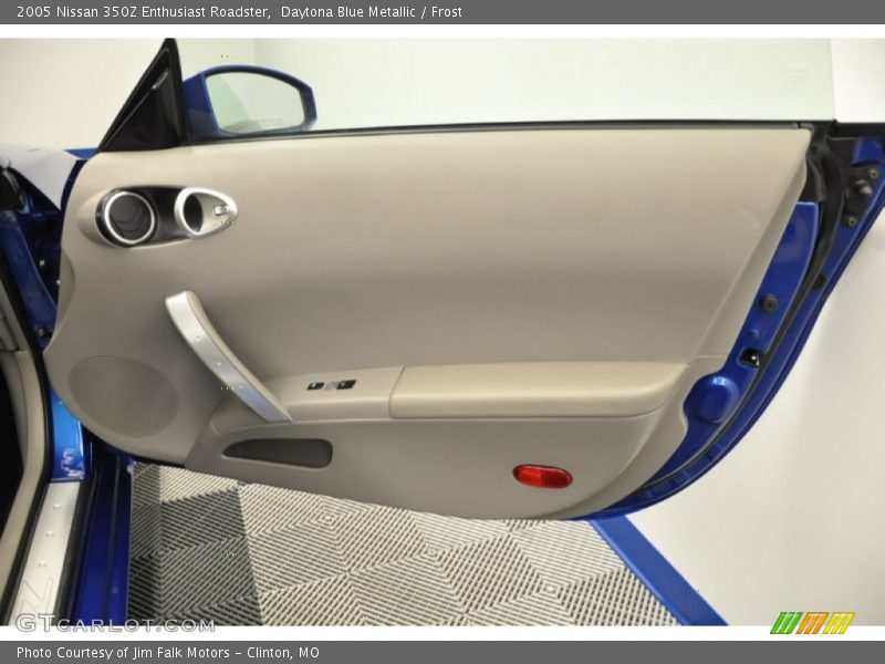 Door Panel of 2005 350Z Enthusiast Roadster