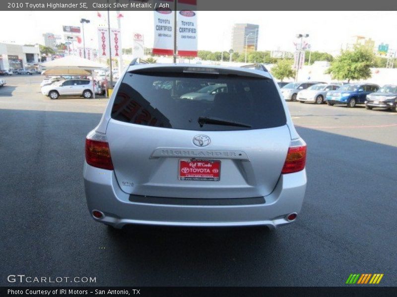 Classic Silver Metallic / Ash 2010 Toyota Highlander SE
