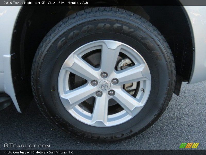 Classic Silver Metallic / Ash 2010 Toyota Highlander SE