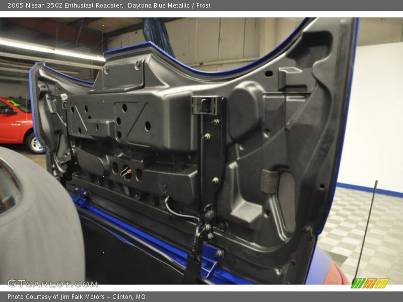 Daytona Blue Metallic / Frost 2005 Nissan 350Z Enthusiast Roadster