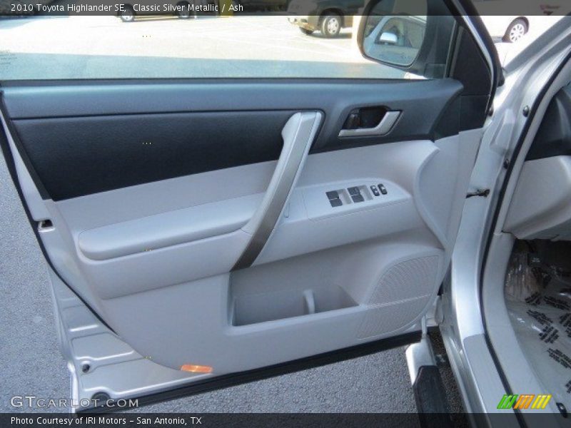 Classic Silver Metallic / Ash 2010 Toyota Highlander SE